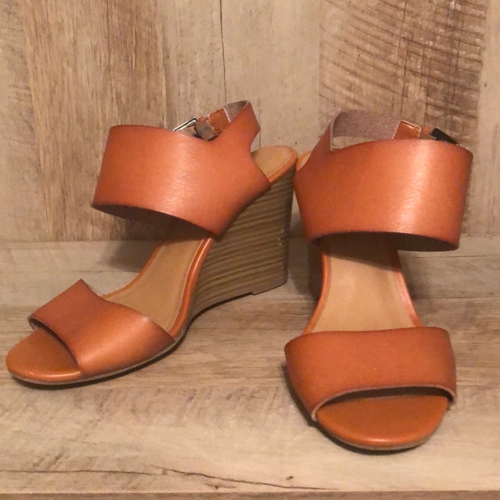 Old Navy Women’s wedge sandals